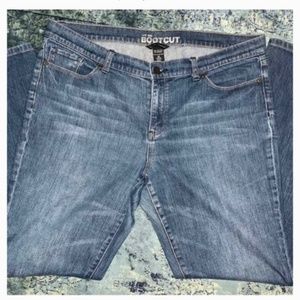 🛑 SOLD ‼️ NEW YORK & COMPANY |  Low Rise Boot Cut — Denim Jeans